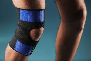 Adjustable knee brace
